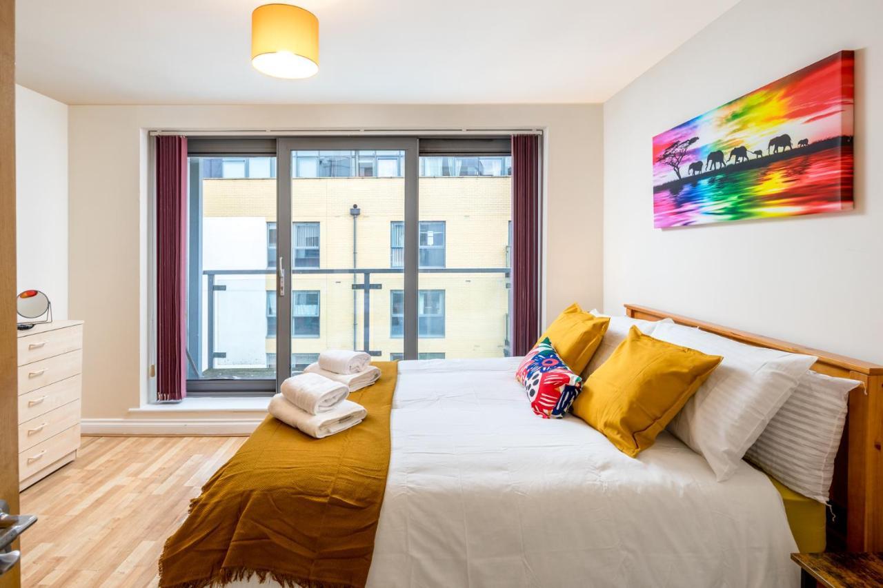 Central Watford Stylish 2 Bedroom Serviced With Free Parking