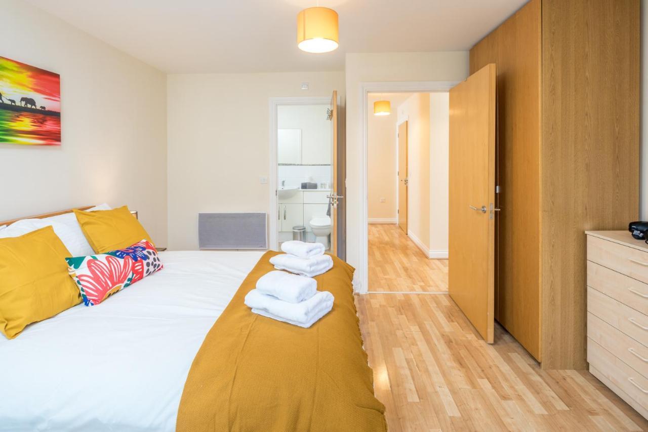 Central Watford Stylish 2 Bedroom Serviced With Free Parking Apartment Watford (Hertfordshire)