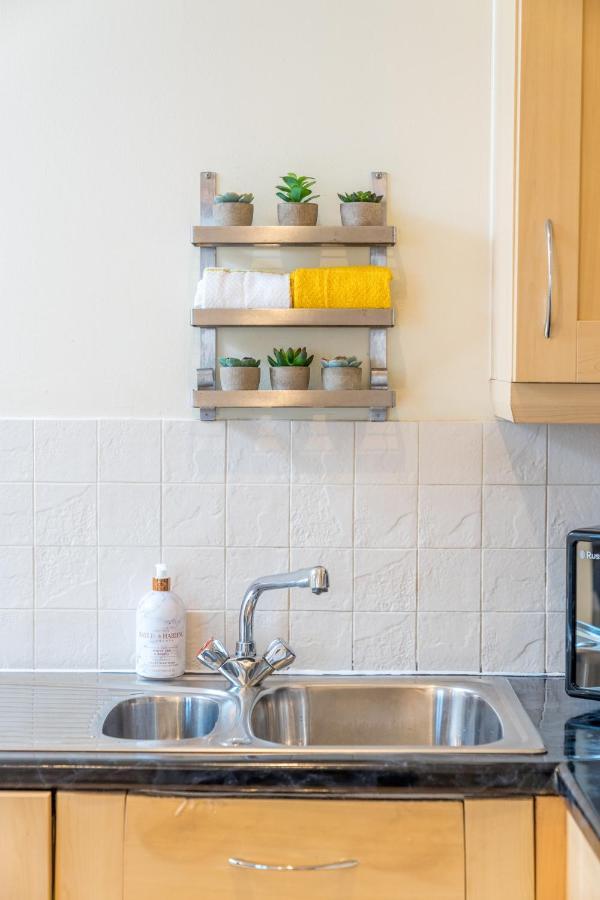 Apartment Central Watford Stylish 2 Bedroom Serviced With Free Parking Watford (Hertfordshire)